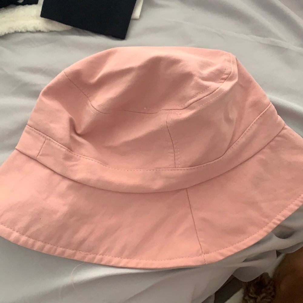 bucket hat